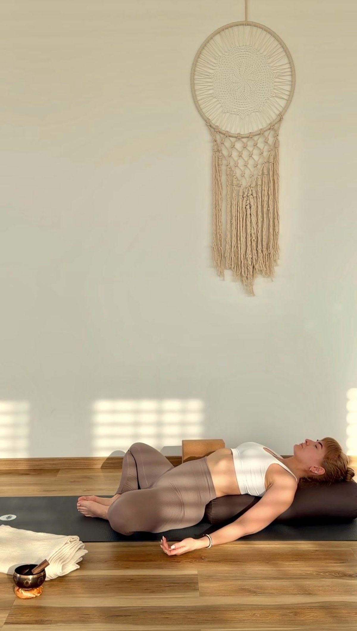 Yin Yoga in ruhiger Haltung